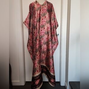 Vanity Fair 80s pink kaftan